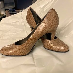 Ladies size 7 1/2 snakeskin pattern heels